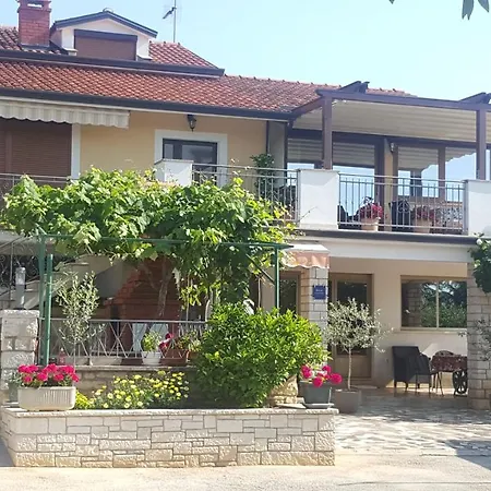 Haus Roko 로비니